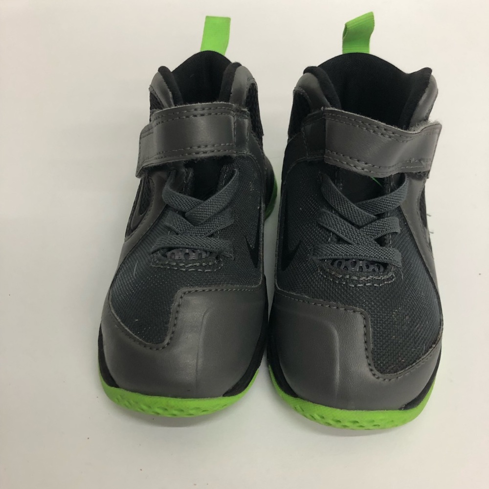 Nike shoes kids
